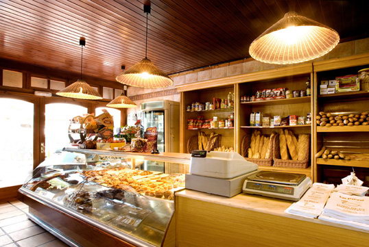 Imagen de la panaderia de la zona comercial de La Pava en Gav Mar (en el lado mar de la autova de Castelldefels) (Ao 2012) (web: www.grupolapava.com)